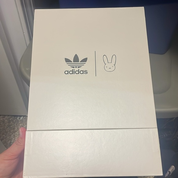 Bad Bunny Adidas - Picture 6 of 7